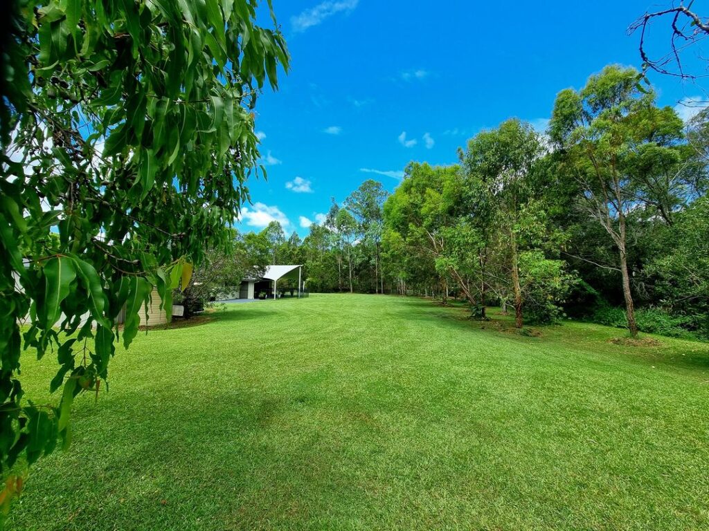 Upper Caboolture Lawn mowing 3